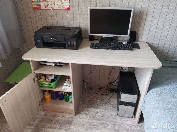 Компьютерный стол