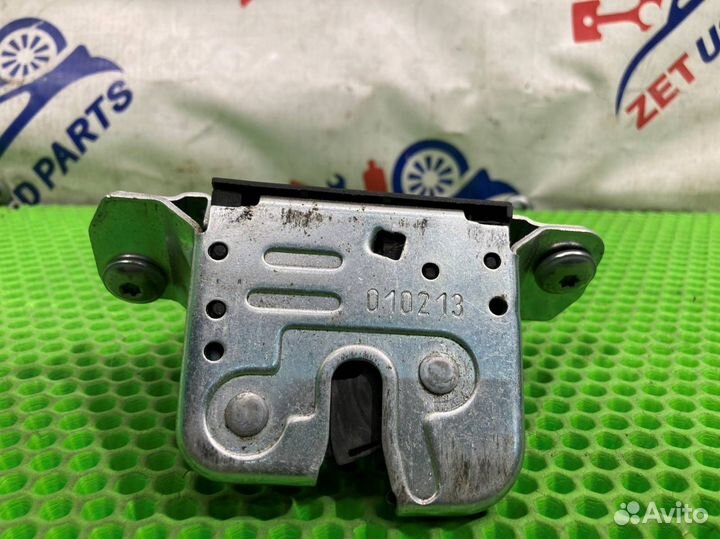 Замок крышки багажника Volkswagen Touareg NF 7P5