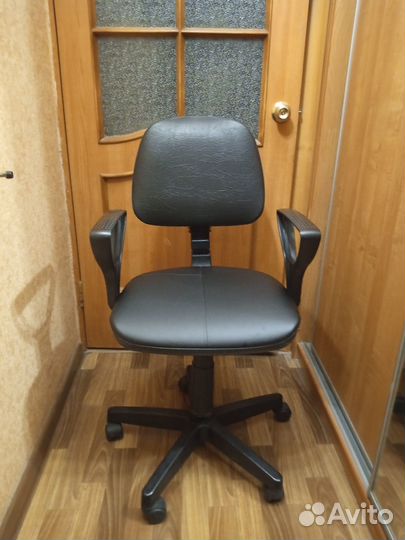 Компьютерное кресло