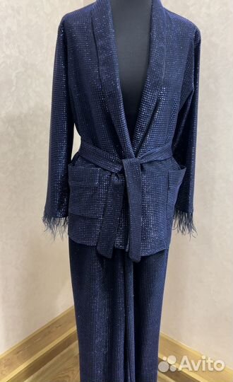 Костюм брючный женский 44-46