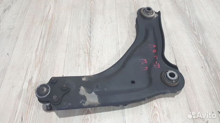 Рычаг подвески Renault laguna 2 Лев