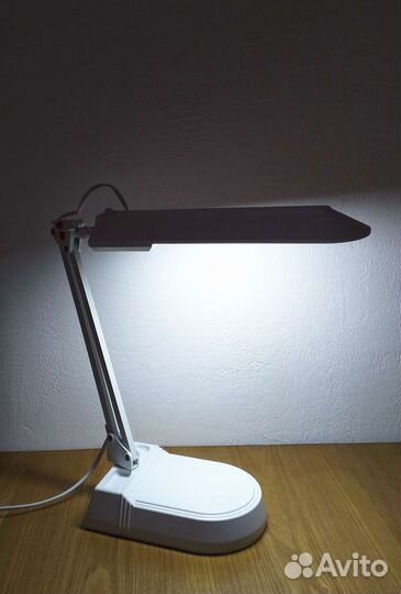 Лампа настольная