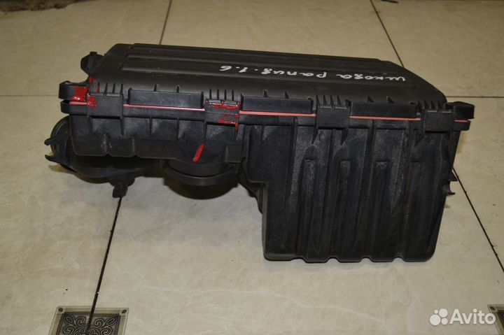 Корпус воздушного фильтра Skoda Rapid