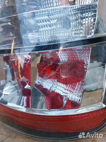 Фонарь задний правый Toyota Prius 2 NHW20 2005