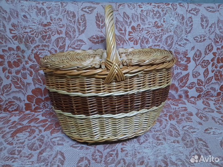 Корзина плетеная с крышкой