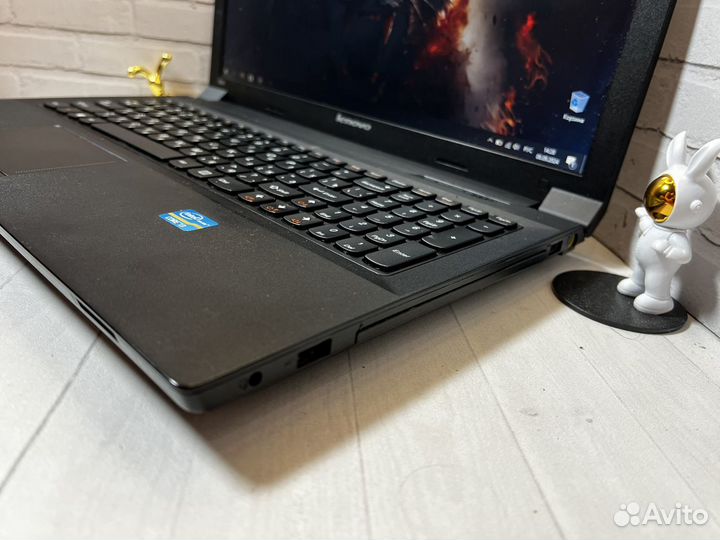 Мощный ноутбук Lenovo Core i3/12GB/GeForce/1000gb