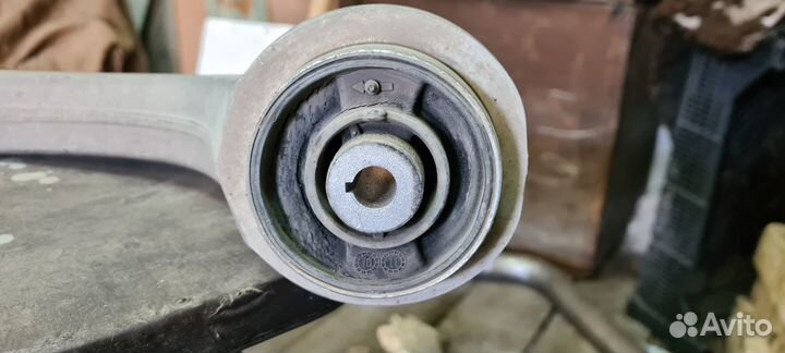 Рычаг передний нижний на audi a6c7