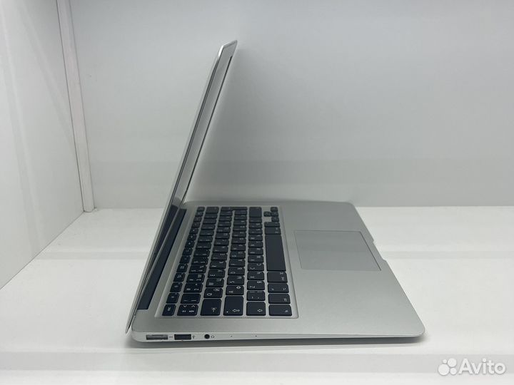 Отличный Apple MacBook Air 13 2015 i5/8/256ssd