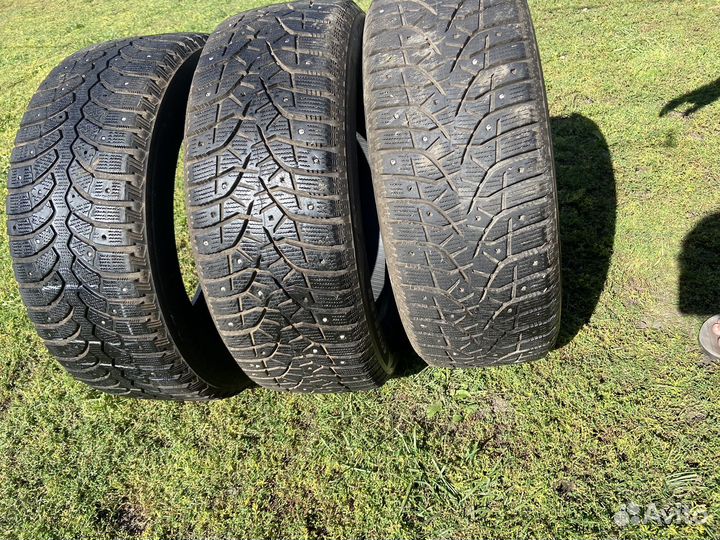 Bridgestone Blizzak Spike-01 205/55 R16