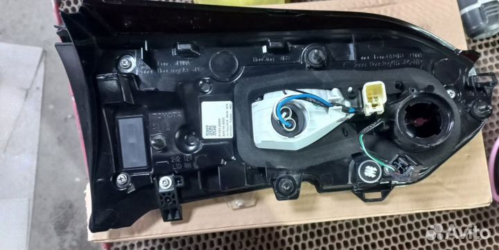 Фонарь внутренний задний правый Toyota Rav 4 XA 50