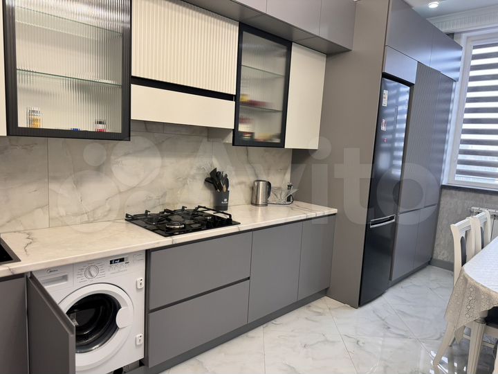 2-к. квартира, 90 м², 5/13 эт.