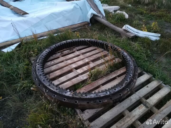 Поворотный круг с подшипником опу Hitachi FH300