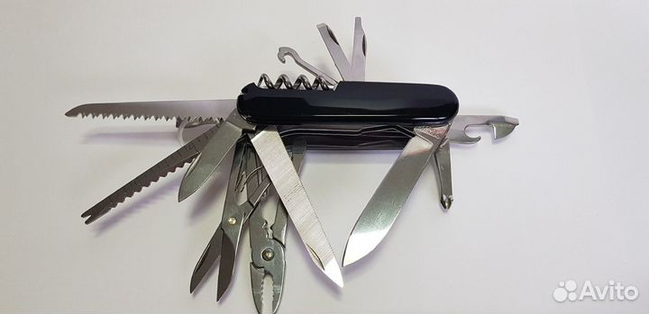 Нож перочинный Victorinox SwissChamp 1.6795.3