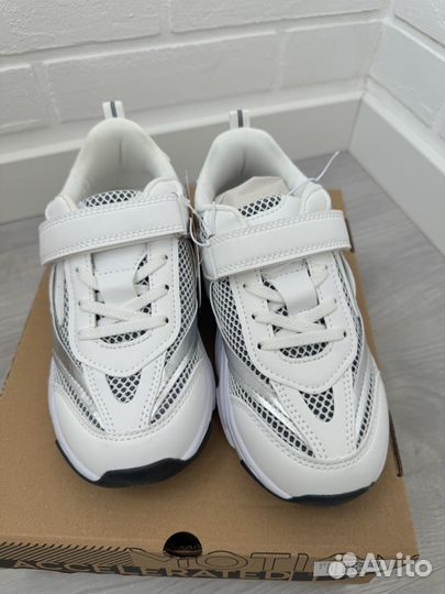 Новые кроссовки32,33,35, 36 jomoto для девочки