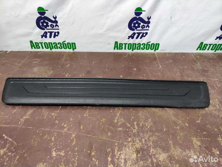 Накладка порога передняя правая KIA Sportage 3