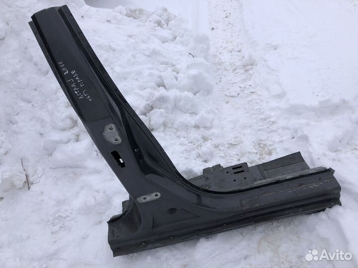 Боковая центральная стойка кузова Opel Astra J