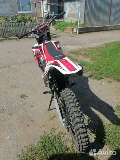Bse Z4 / 250 кубов