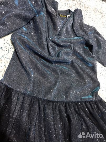 Платье блестящее 140