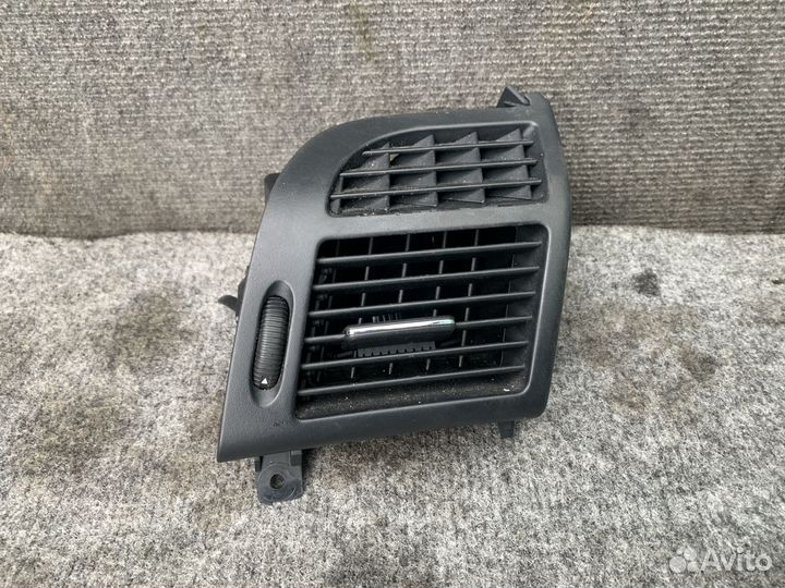 Дефлектор в торпеду правый Mercedes W211 211 E211