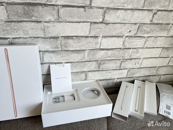 iPad 6 + Apple Pencil 1