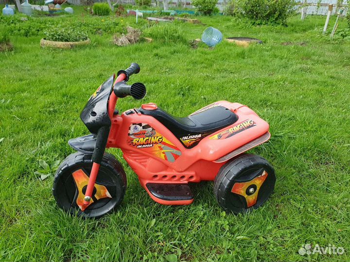 Детский трицикл на аккумуляторе