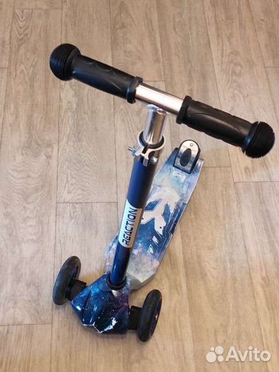 Самокат трёхколёсный светящиеся колеса