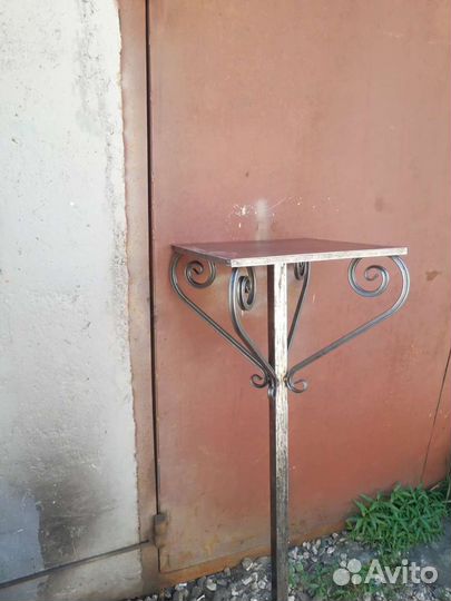 Столик кованный