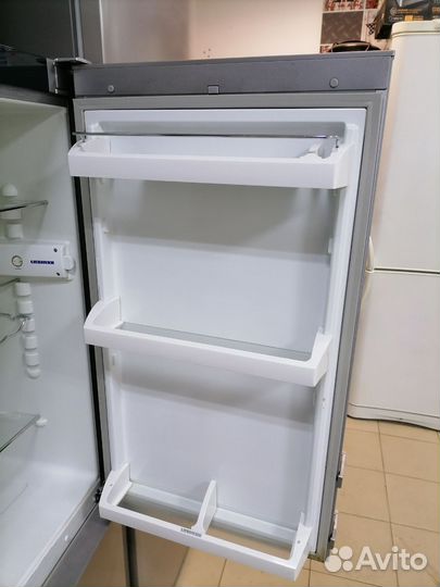 Холодильник Liebherr CUPesf2721