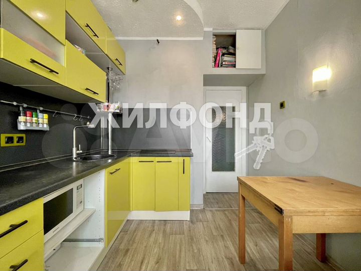 2-к. квартира, 50 м², 5/9 эт.
