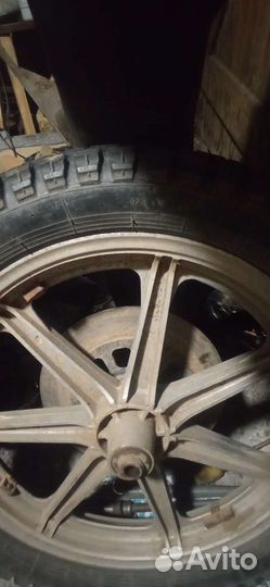 Переднее колесо