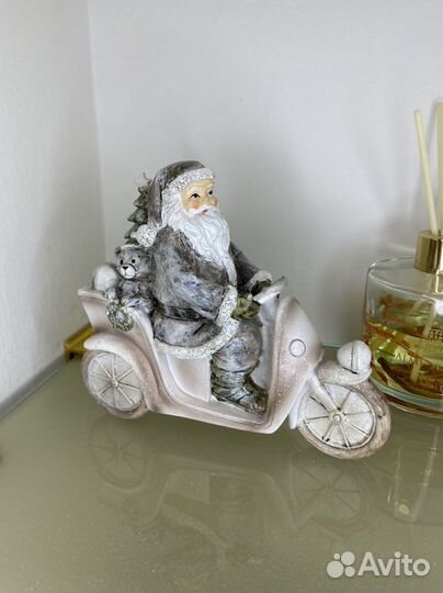 Новогодняя игрушка «Дед Мороз на мотоцикле»