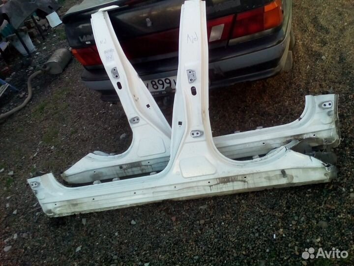 Левый порог со стойкой Ниссан Жук,Nissan Juke