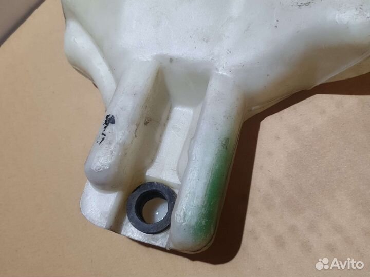 Бачок омывателя заднего стекла Kia Sportage 1