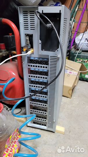 Корпус на 8 видеокарт с безрайзерной мат.платой