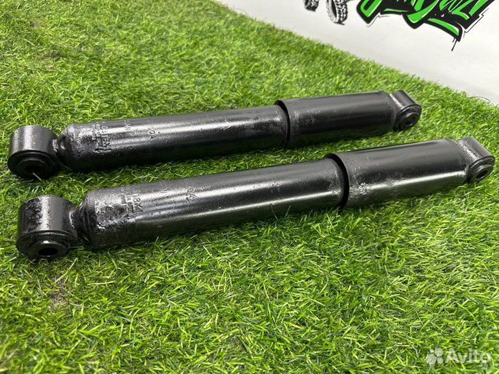 Амортизаторы задние Nissan Armada TA60 VK56DE