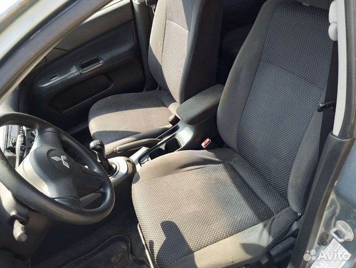 Комплект передних сидений, Lancer 9