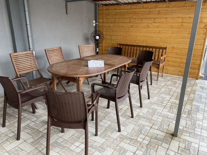 Дом 260 м² на участке 6 сот.