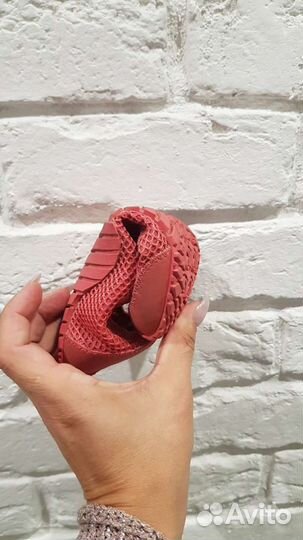 Кроссовки-чешки Adidas