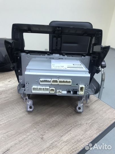 Головное устройство toyota land cruizer 2014г