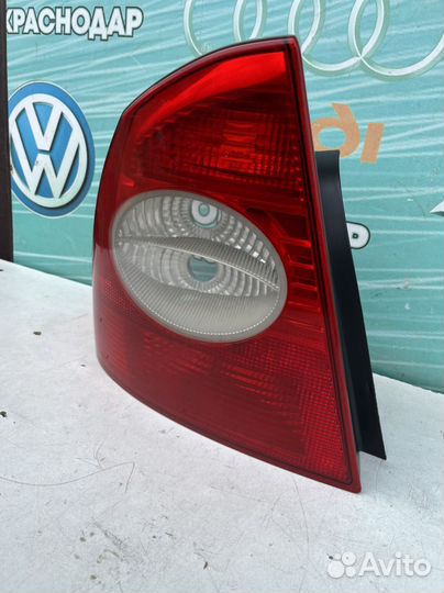 Фонарь задний левый Ford Focus 2 седан