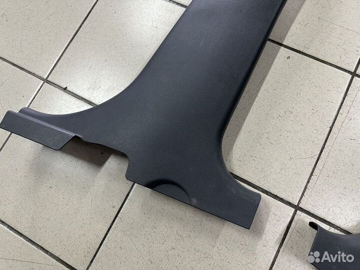 Обшивка центральной стойки Suzuki Sx4 Сузуки 2010