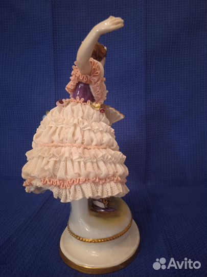 Антикварная статуэтка volkstedt Германия редкость