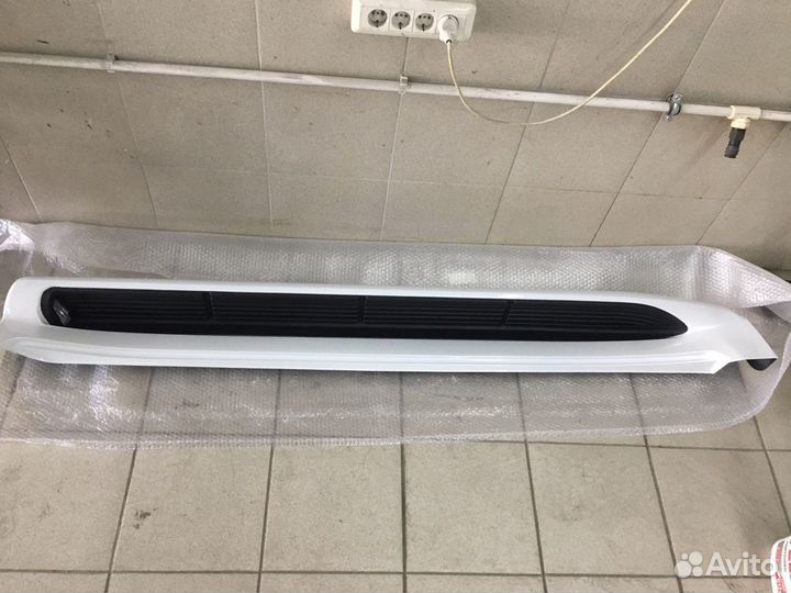 Подножка Toyota Land Cruiser 200 левая