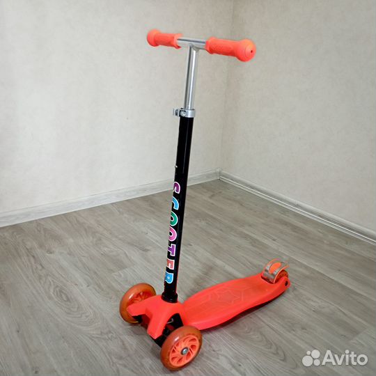 Детский трехколесный самокат Scooter