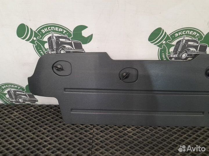 Торцевая накладка облицовки фары Volvo Fmx