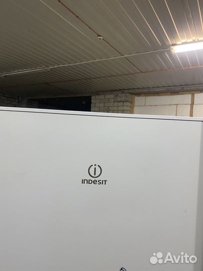 Холодильник Indesit No frost 2.камеры (185/58 )