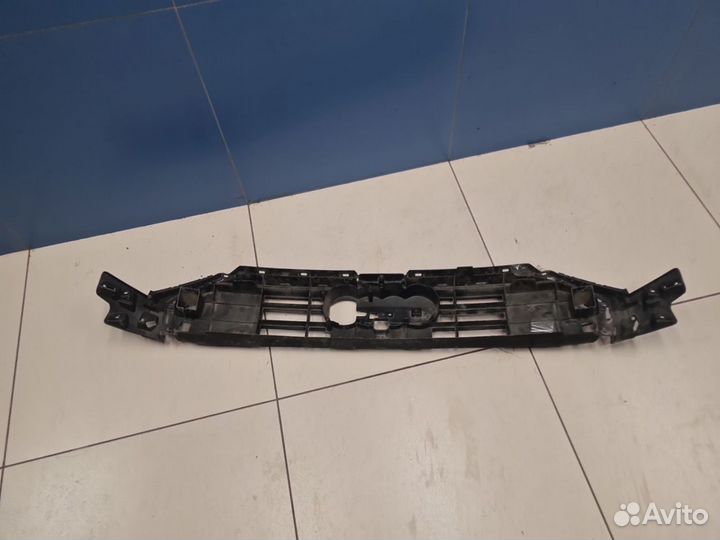 Кронштейн решетки радиатора Audi A6 S6 C8 2018