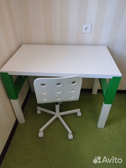 Письменный стол IKEA со стулом