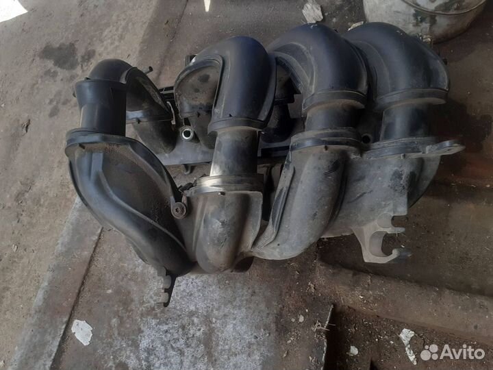 Впускной коллектор Ford Fiesta