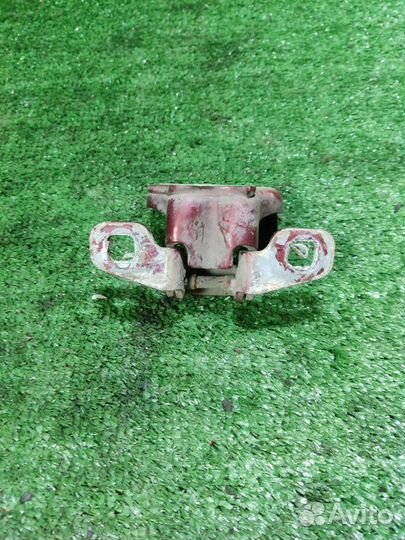 Петля двери Renault Logan